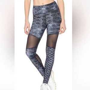 Varley Mesh Panel Compression Leggings Womens Small Blue Black Athletic Workout